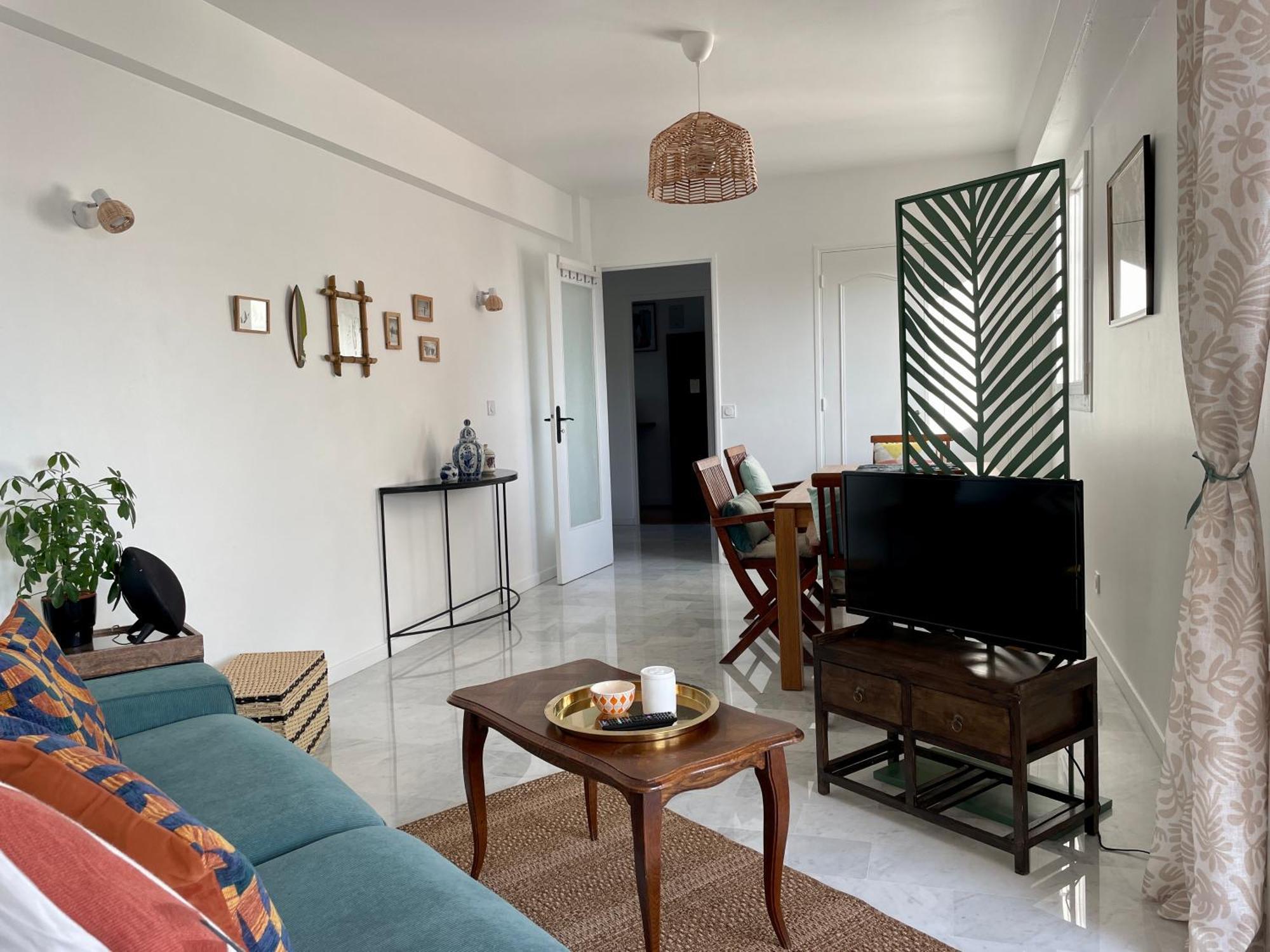 Bright Appartment With View カーニュ・シュル・メール エクステリア 写真