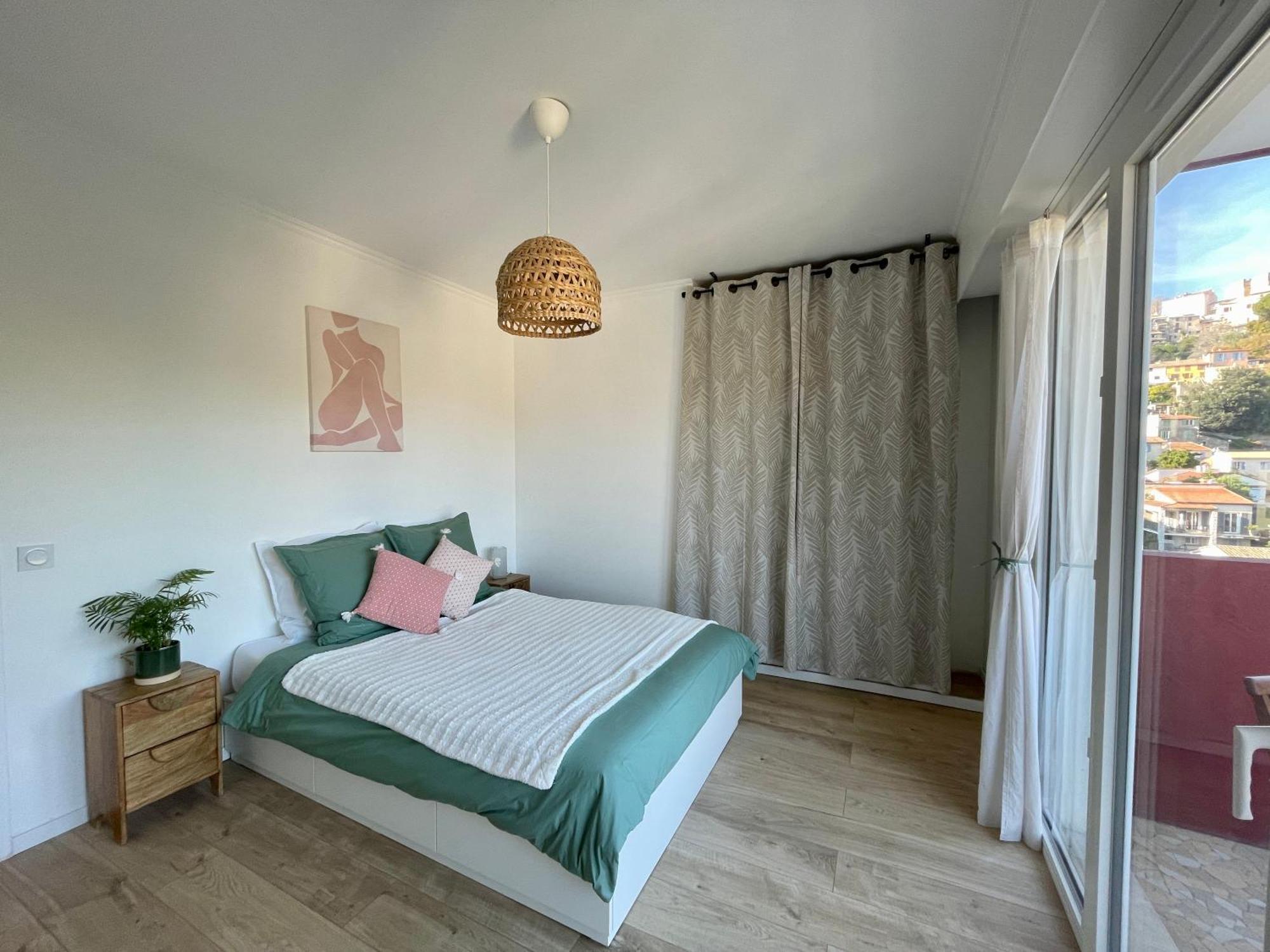 Bright Appartment With View カーニュ・シュル・メール エクステリア 写真